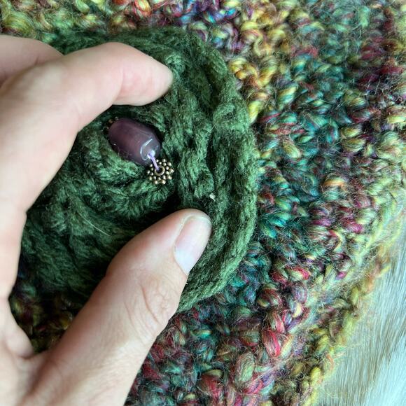 hippie boho fairy grunge neutral green multicolor knit floral attache hat - Picture 3 of 5